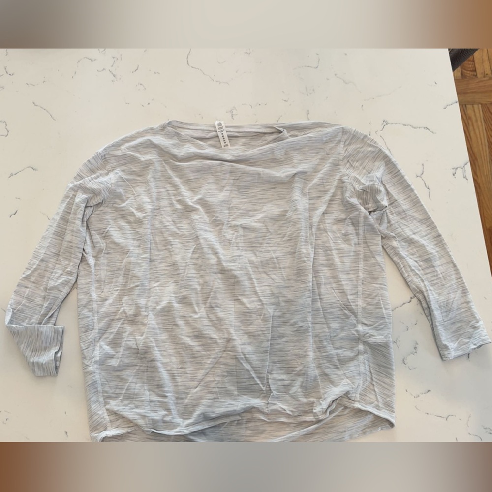 Lululemon back in action long sleeve